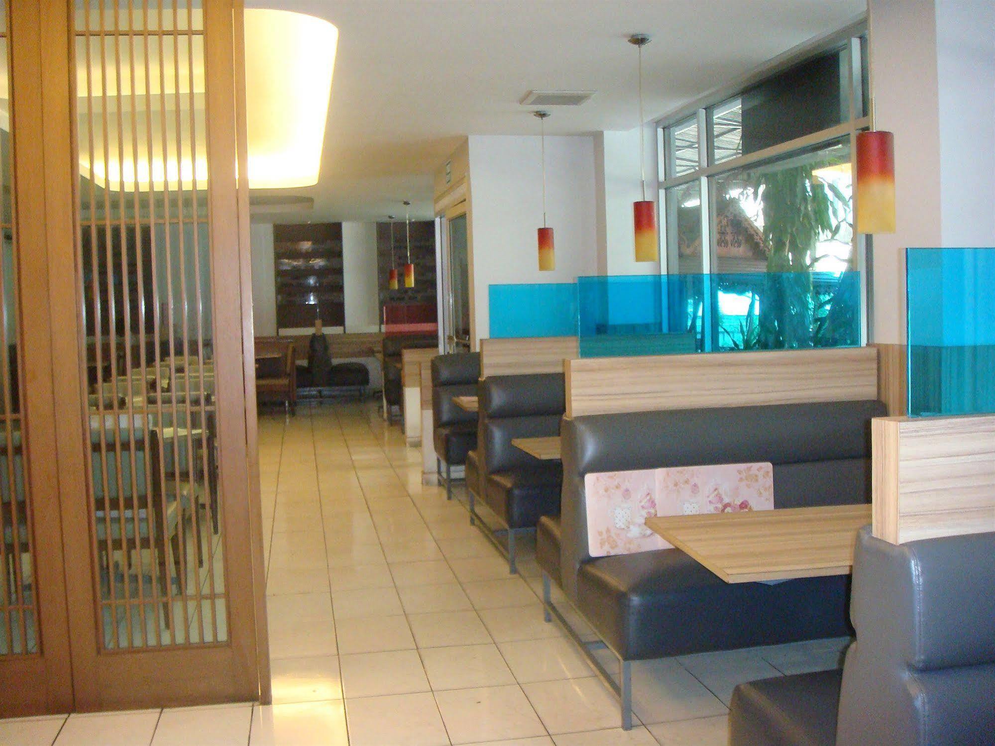 Khách sạn Florida 2*